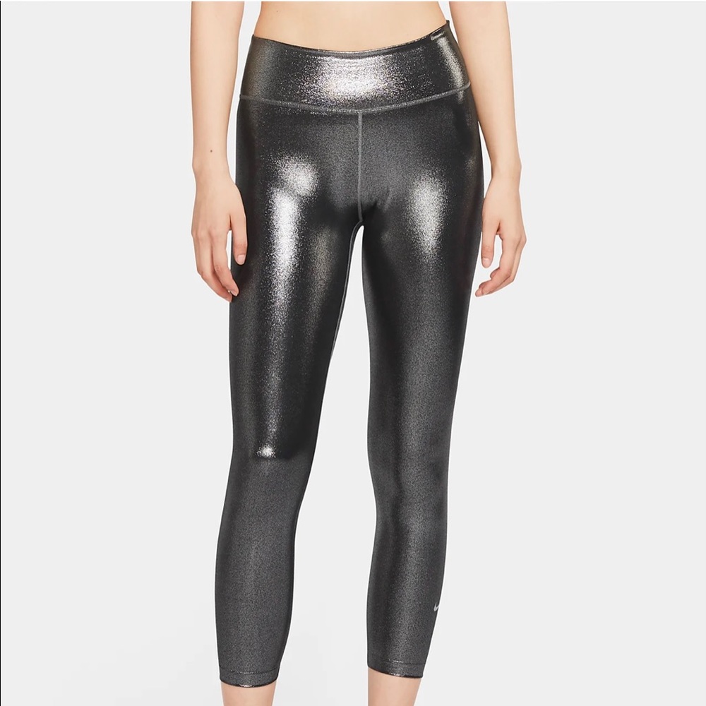 Women's  Nike One Icon Clash Mid Rise 7/8 Shimmer Leggings Gray Metallic